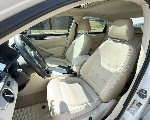 Білий Фольксваген Пассат, об'ємом двигуна 2.5 л та пробігом 209 тис. км за 10900 $, фото 7 на Automoto.ua