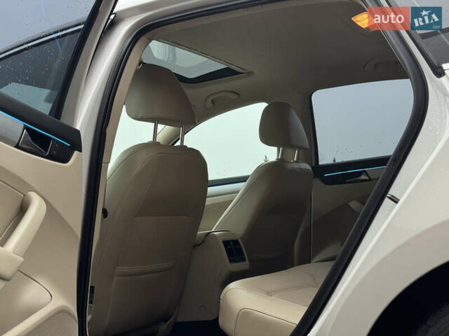 Белый Фольксваген Пассат, объемом двигателя 2.5 л и пробегом 188 тыс. км за 10590 $, фото 41 на Automoto.ua