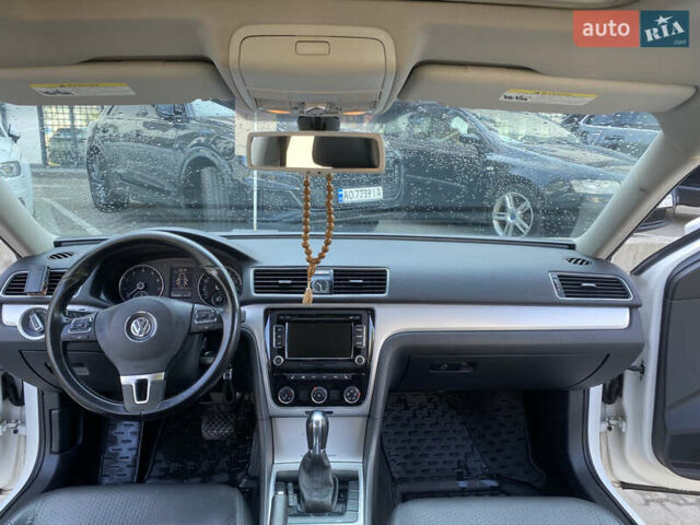 Білий Фольксваген Пассат, об'ємом двигуна 2.48 л та пробігом 220 тис. км за 10700 $, фото 16 на Automoto.ua