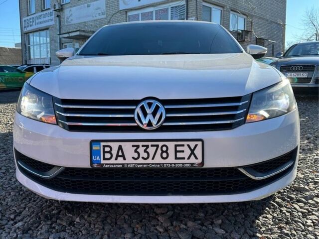 Білий Фольксваген Пассат, об'ємом двигуна 2.5 л та пробігом 249 тис. км за 9500 $, фото 4 на Automoto.ua
