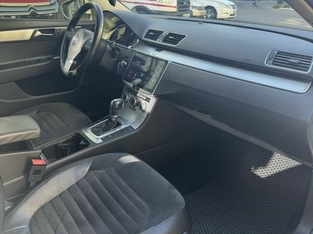 Белый Фольксваген Пассат, объемом двигателя 1.8 л и пробегом 169 тыс. км за 13500 $, фото 22 на Automoto.ua