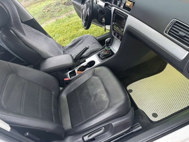 Белый Фольксваген Пассат, объемом двигателя 2.5 л и пробегом 201 тыс. км за 10400 $, фото 11 на Automoto.ua