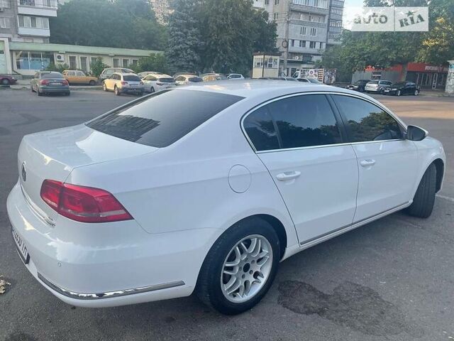 Белый Фольксваген Пассат, объемом двигателя 1.6 л и пробегом 220 тыс. км за 9500 $, фото 5 на Automoto.ua