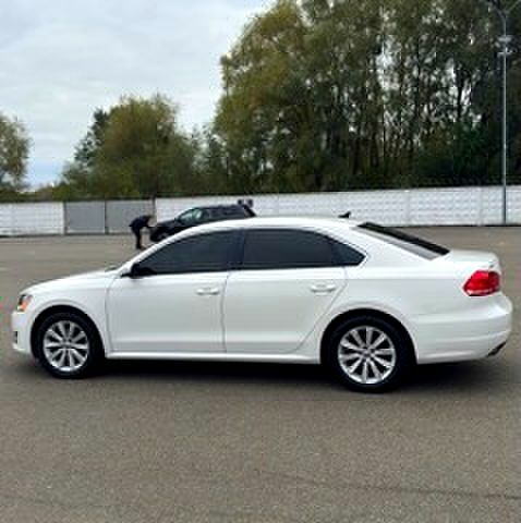 Белый Фольксваген Пассат, объемом двигателя 2 л и пробегом 196 тыс. км за 10300 $, фото 2 на Automoto.ua