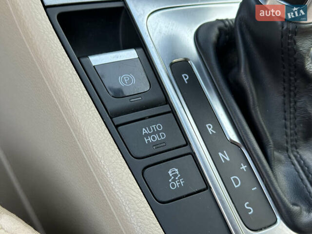 Білий Фольксваген Пассат, об'ємом двигуна 1.97 л та пробігом 190 тис. км за 12200 $, фото 44 на Automoto.ua