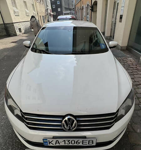 Белый Фольксваген Пассат, объемом двигателя 2.5 л и пробегом 201 тыс. км за 10300 $, фото 15 на Automoto.ua