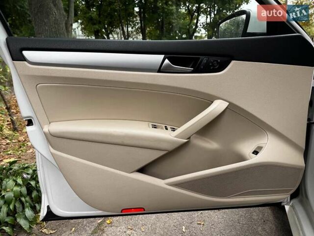 Белый Фольксваген Пассат, объемом двигателя 2.5 л и пробегом 225 тыс. км за 10590 $, фото 11 на Automoto.ua