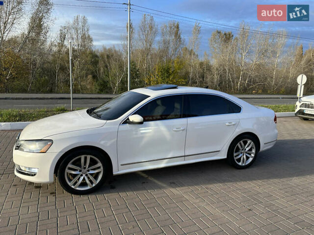 Білий Фольксваген Пассат, об'ємом двигуна 2.48 л та пробігом 203 тис. км за 12500 $, фото 12 на Automoto.ua