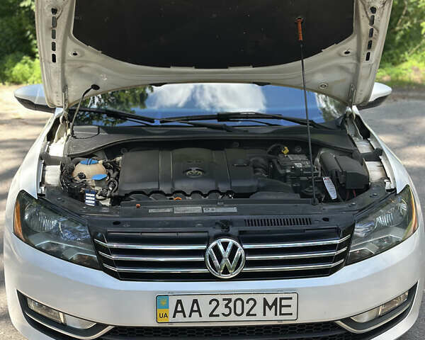 Белый Фольксваген Пассат, объемом двигателя 2.5 л и пробегом 264 тыс. км за 10950 $, фото 12 на Automoto.ua