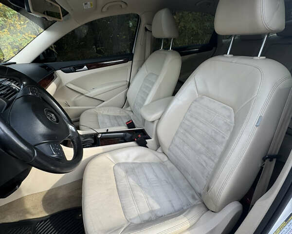 Белый Фольксваген Пассат, объемом двигателя 1.97 л и пробегом 189 тыс. км за 11500 $, фото 6 на Automoto.ua