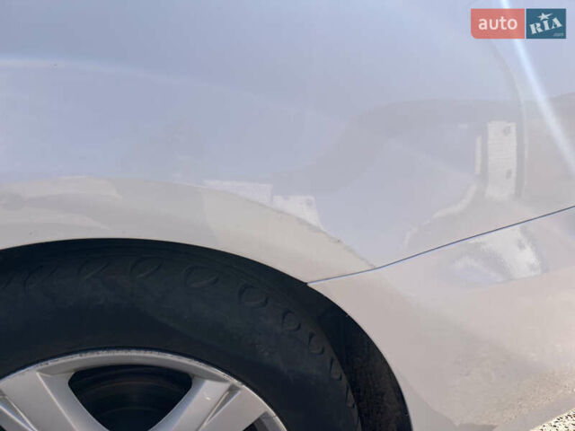 Білий Фольксваген Пассат, об'ємом двигуна 2.5 л та пробігом 186 тис. км за 9900 $, фото 12 на Automoto.ua