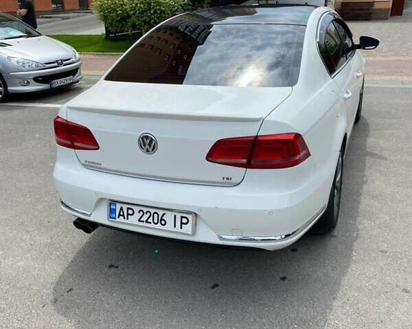 Белый Фольксваген Пассат, объемом двигателя 1.8 л и пробегом 240 тыс. км за 9800 $, фото 2 на Automoto.ua