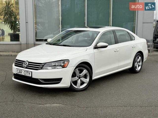 Білий Фольксваген Пассат, об'ємом двигуна 2.5 л та пробігом 239 тис. км за 9300 $, фото 2 на Automoto.ua