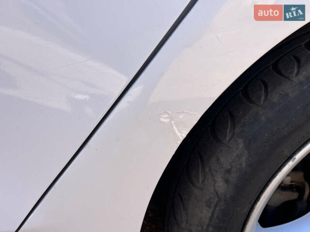 Білий Фольксваген Пассат, об'ємом двигуна 2.5 л та пробігом 186 тис. км за 9900 $, фото 11 на Automoto.ua