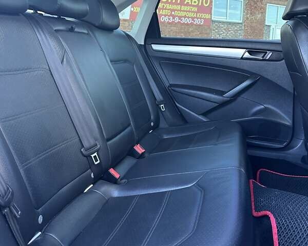 Білий Фольксваген Пассат, об'ємом двигуна 2.5 л та пробігом 249 тис. км за 9500 $, фото 8 на Automoto.ua