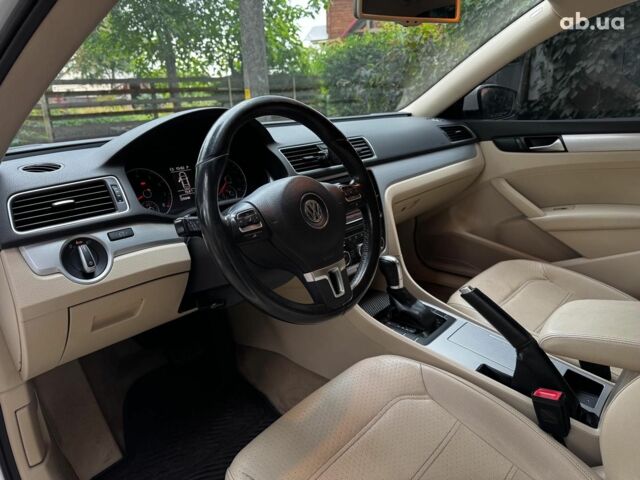 Белый Фольксваген Пассат, объемом двигателя 2.5 л и пробегом 225 тыс. км за 10590 $, фото 10 на Automoto.ua