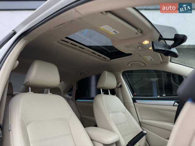 Белый Фольксваген Пассат, объемом двигателя 2.5 л и пробегом 188 тыс. км за 10590 $, фото 56 на Automoto.ua