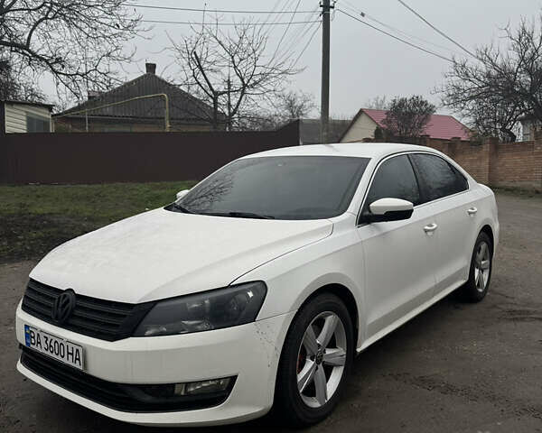 Білий Фольксваген Пассат, об'ємом двигуна 2.5 л та пробігом 201 тис. км за 10400 $, фото 7 на Automoto.ua