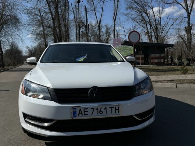 Білий Фольксваген Пассат, об'ємом двигуна 2.5 л та пробігом 215 тис. км за 9200 $, фото 2 на Automoto.ua