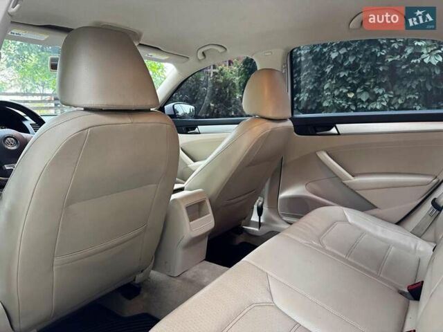 Белый Фольксваген Пассат, объемом двигателя 2.5 л и пробегом 225 тыс. км за 10590 $, фото 21 на Automoto.ua