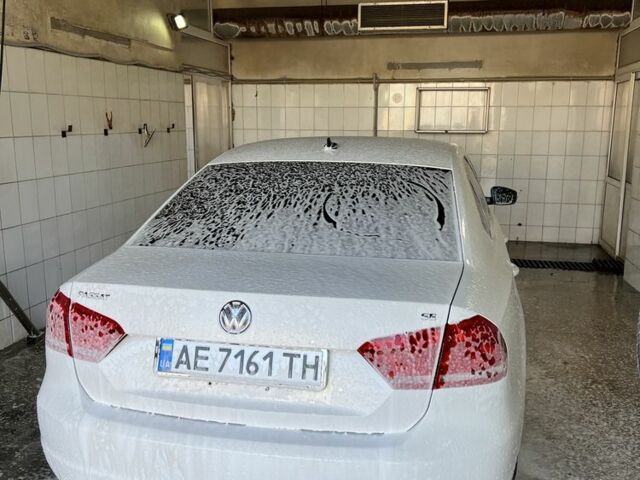 Білий Фольксваген Пассат, об'ємом двигуна 2.5 л та пробігом 215 тис. км за 9200 $, фото 3 на Automoto.ua
