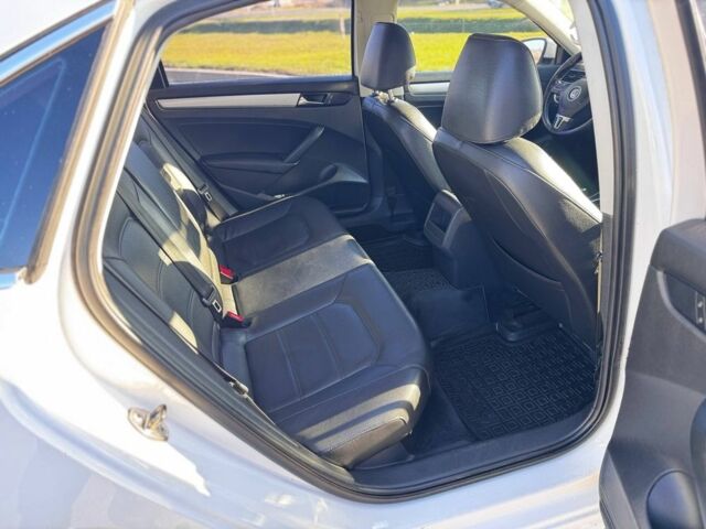 Білий Фольксваген Пассат, об'ємом двигуна 2.5 л та пробігом 173 тис. км за 8200 $, фото 17 на Automoto.ua