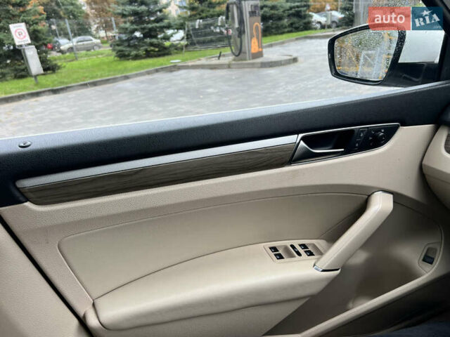 Белый Фольксваген Пассат, объемом двигателя 3.6 л и пробегом 136 тыс. км за 10000 $, фото 17 на Automoto.ua