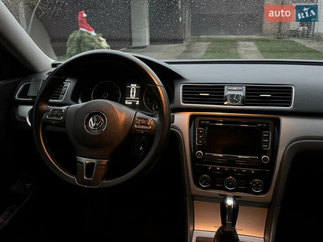 Белый Фольксваген Пассат, объемом двигателя 2.5 л и пробегом 222 тыс. км за 9800 $, фото 11 на Automoto.ua
