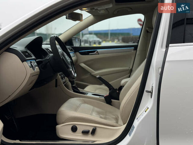 Белый Фольксваген Пассат, объемом двигателя 2.5 л и пробегом 188 тыс. км за 10590 $, фото 20 на Automoto.ua