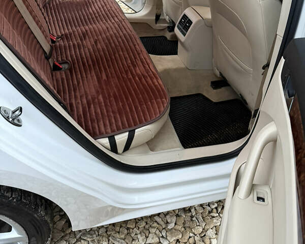 Белый Фольксваген Пассат, объемом двигателя 2 л и пробегом 166 тыс. км за 11700 $, фото 28 на Automoto.ua