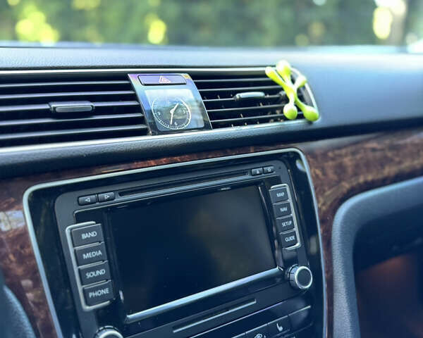 Белый Фольксваген Пассат, объемом двигателя 2 л и пробегом 178 тыс. км за 13000 $, фото 38 на Automoto.ua