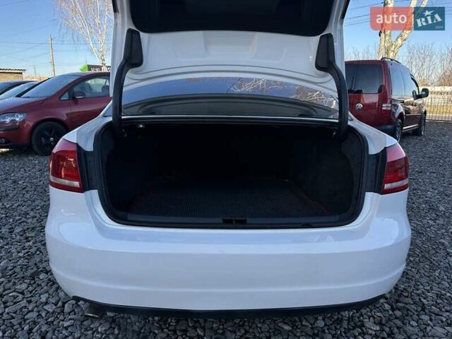 Білий Фольксваген Пассат, об'ємом двигуна 2.5 л та пробігом 249 тис. км за 9500 $, фото 7 на Automoto.ua