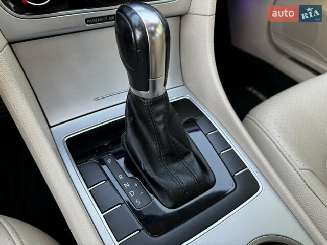 Белый Фольксваген Пассат, объемом двигателя 2.5 л и пробегом 188 тыс. км за 10990 $, фото 13 на Automoto.ua