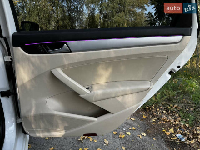 Белый Фольксваген Пассат, объемом двигателя 2.5 л и пробегом 188 тыс. км за 10990 $, фото 17 на Automoto.ua