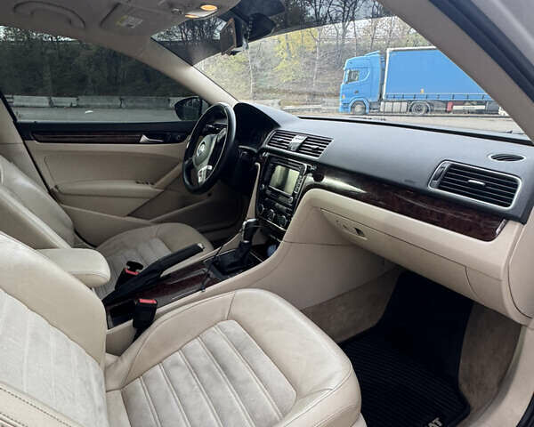 Белый Фольксваген Пассат, объемом двигателя 1.97 л и пробегом 189 тыс. км за 11500 $, фото 13 на Automoto.ua