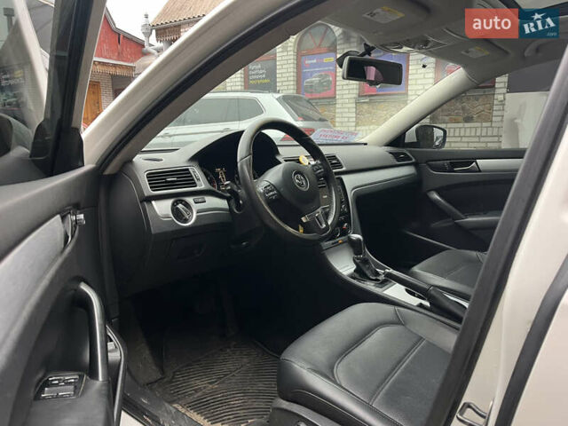 Белый Фольксваген Пассат, объемом двигателя 2.48 л и пробегом 213 тыс. км за 9400 $, фото 10 на Automoto.ua