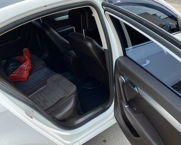 Белый Фольксваген Пассат, объемом двигателя 1.8 л и пробегом 241 тыс. км за 9900 $, фото 10 на Automoto.ua