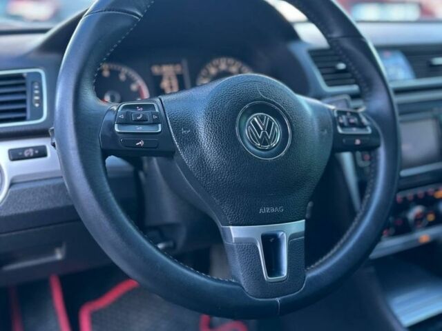 Білий Фольксваген Пассат, об'ємом двигуна 2.5 л та пробігом 249 тис. км за 9500 $, фото 6 на Automoto.ua