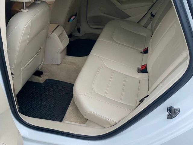 Білий Фольксваген Пассат, об'ємом двигуна 2 л та пробігом 289 тис. км за 11500 $, фото 6 на Automoto.ua