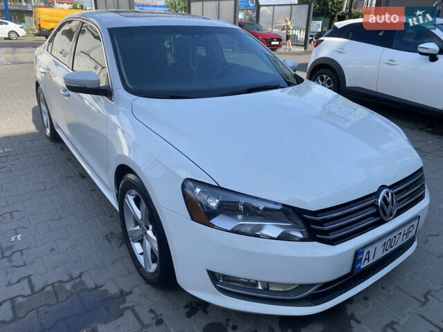 Білий Фольксваген Пассат, об'ємом двигуна 2.48 л та пробігом 220 тис. км за 10700 $, фото 1 на Automoto.ua