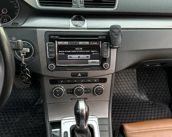 Белый Фольксваген Пассат, объемом двигателя 1.4 л и пробегом 247 тыс. км за 10800 $, фото 22 на Automoto.ua