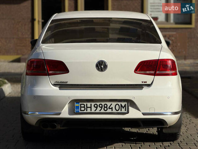 Белый Фольксваген Пассат, объемом двигателя 1.8 л и пробегом 170 тыс. км за 13200 $, фото 12 на Automoto.ua