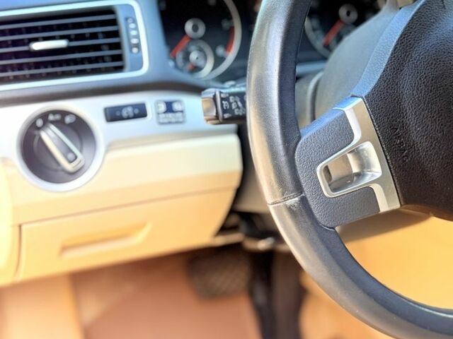 Білий Фольксваген Пассат, об'ємом двигуна 2 л та пробігом 196 тис. км за 10700 $, фото 5 на Automoto.ua