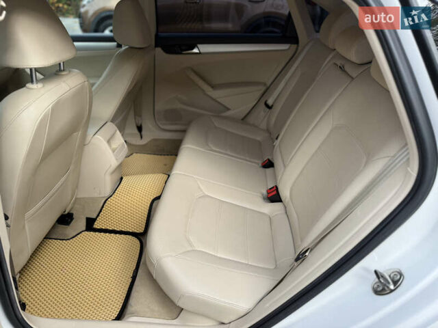 Белый Фольксваген Пассат, объемом двигателя 2.48 л и пробегом 125 тыс. км за 9900 $, фото 31 на Automoto.ua