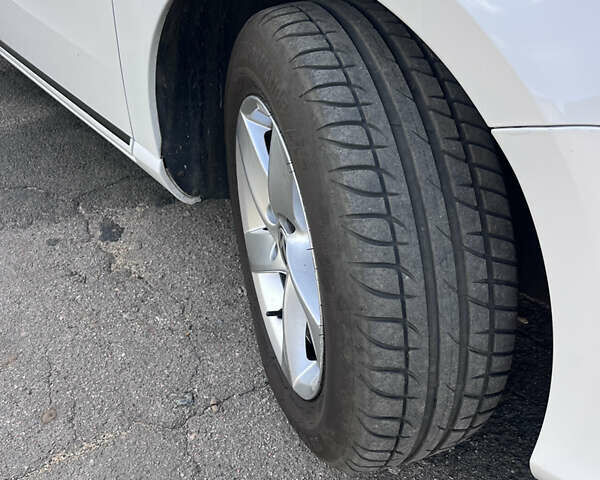 Белый Фольксваген Пассат, объемом двигателя 1.8 л и пробегом 143 тыс. км за 10500 $, фото 11 на Automoto.ua