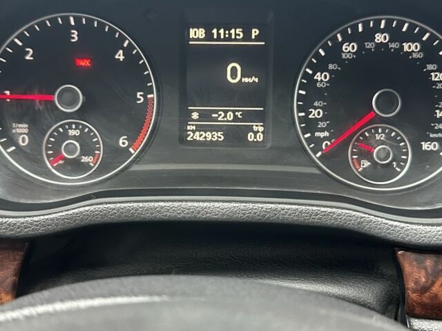 Белый Фольксваген Пассат, объемом двигателя 2 л и пробегом 270 тыс. км за 11000 $, фото 5 на Automoto.ua