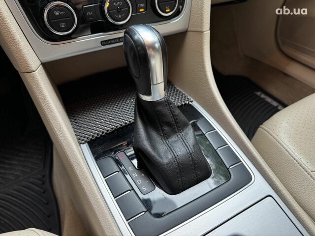 Белый Фольксваген Пассат, объемом двигателя 2.5 л и пробегом 225 тыс. км за 10590 $, фото 18 на Automoto.ua