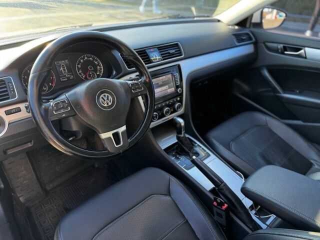 Білий Фольксваген Пассат, об'ємом двигуна 2.5 л та пробігом 173 тис. км за 8200 $, фото 13 на Automoto.ua