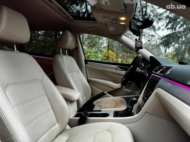 Белый Фольксваген Пассат, объемом двигателя 2.5 л и пробегом 190 тыс. км за 10790 $, фото 34 на Automoto.ua