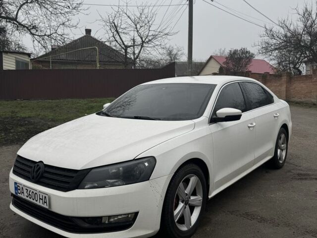 Белый Фольксваген Пассат, объемом двигателя 2.5 л и пробегом 201 тыс. км за 10400 $, фото 7 на Automoto.ua